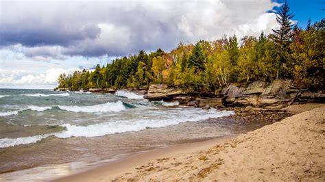 Unwind on the Shores of Lake Superior .